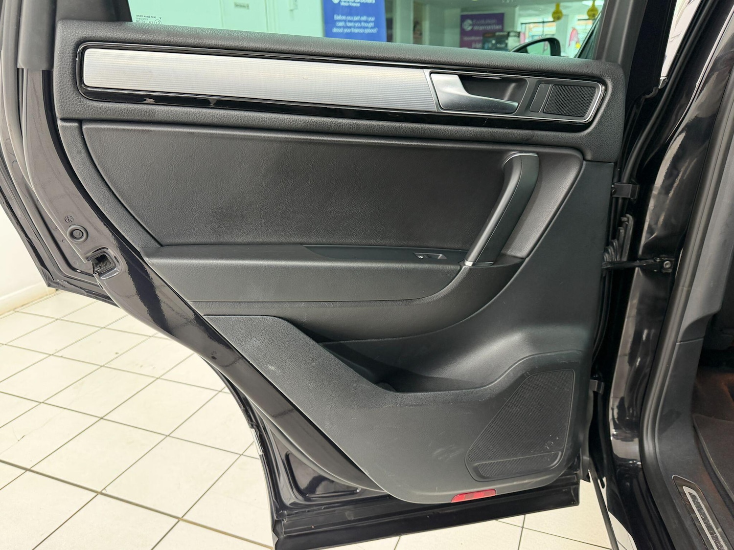 Used Volkswagen Touareg 2015 for sale - 77612493: Photo 34