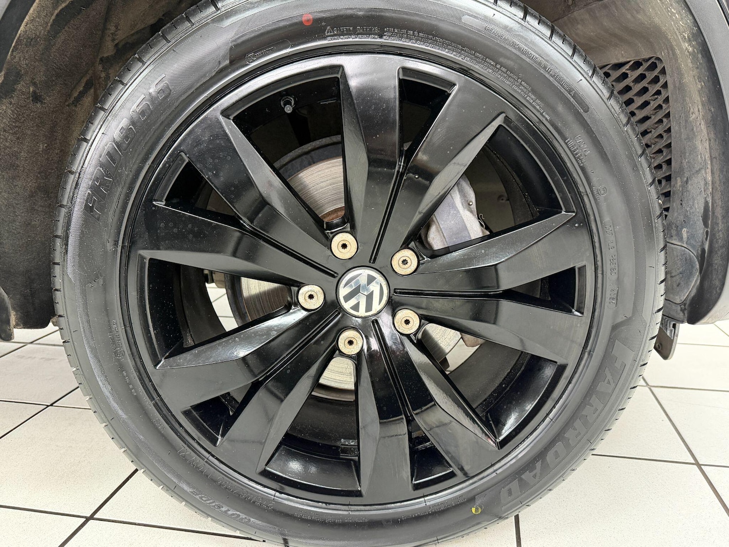 Used Volkswagen Touareg 2015 for sale - 77612493: Photo 42