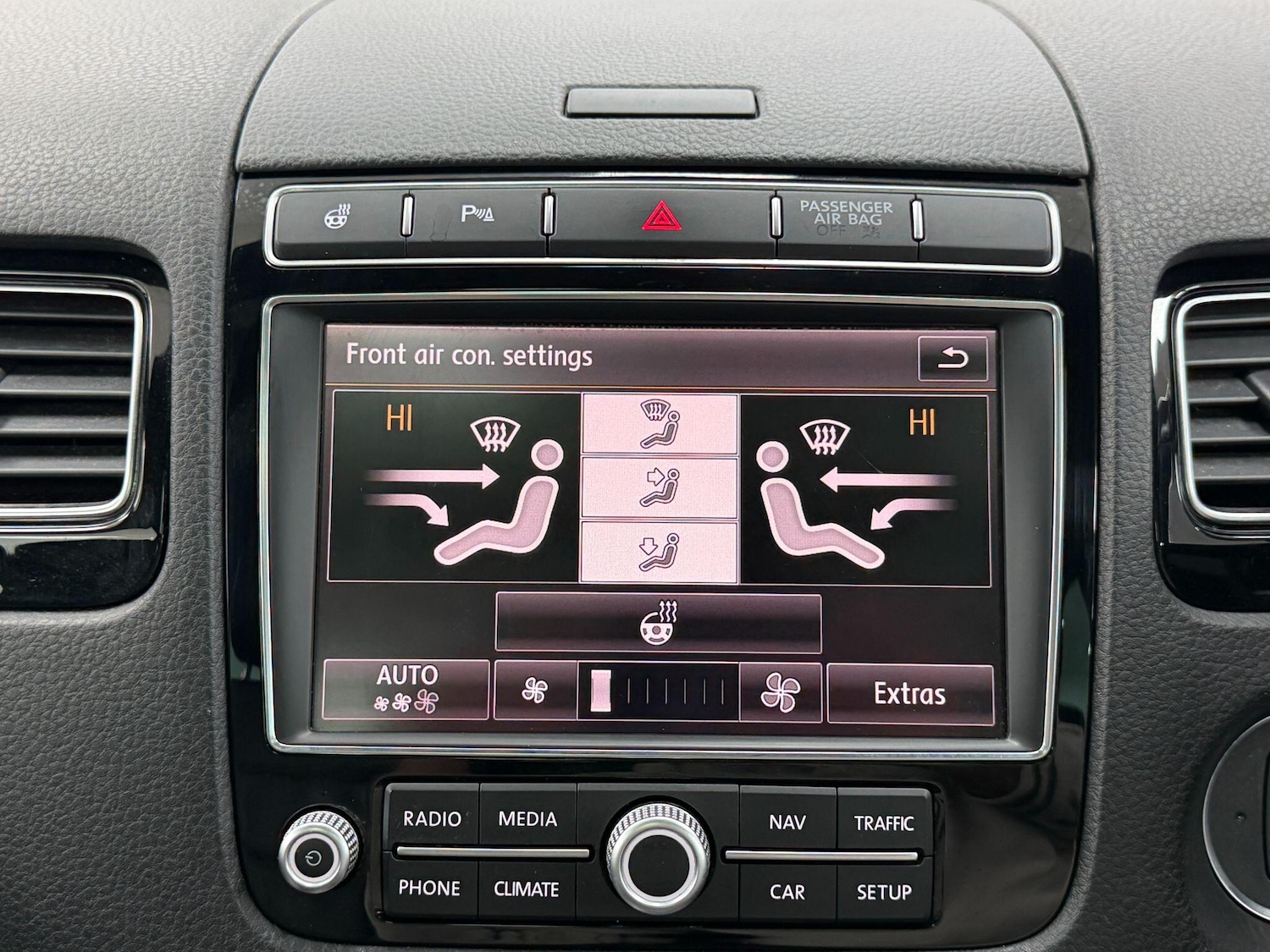 Used Volkswagen Touareg 2015 for sale - 77612493: Photo 46