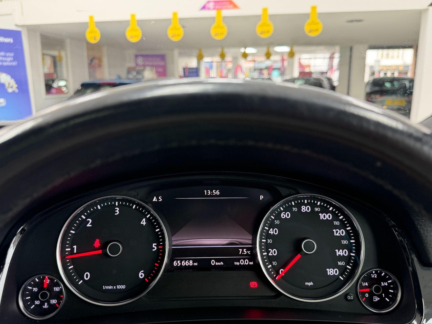 Used Volkswagen Touareg 2015 for sale - 77612493: Photo 63