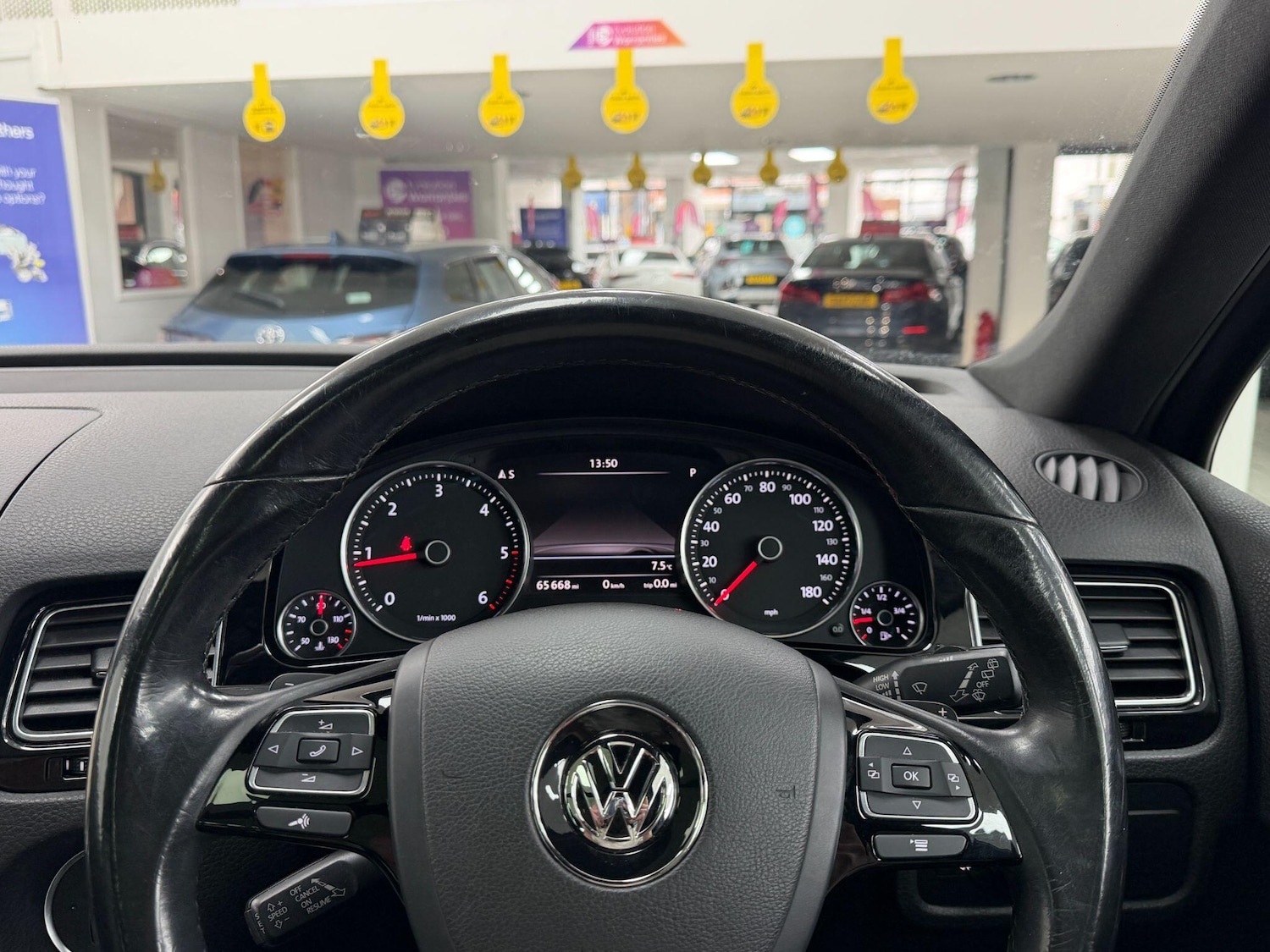 Used Volkswagen Touareg 2015 for sale - 77612493: Photo 66