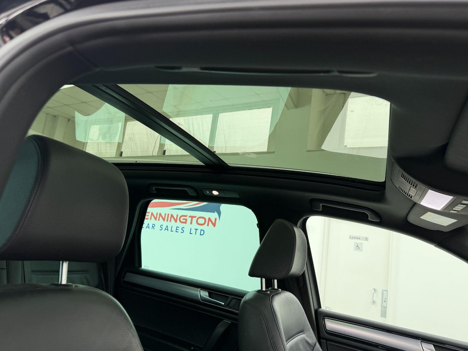 Used Volkswagen Touareg 2015 for sale - 77612493: Photo 68