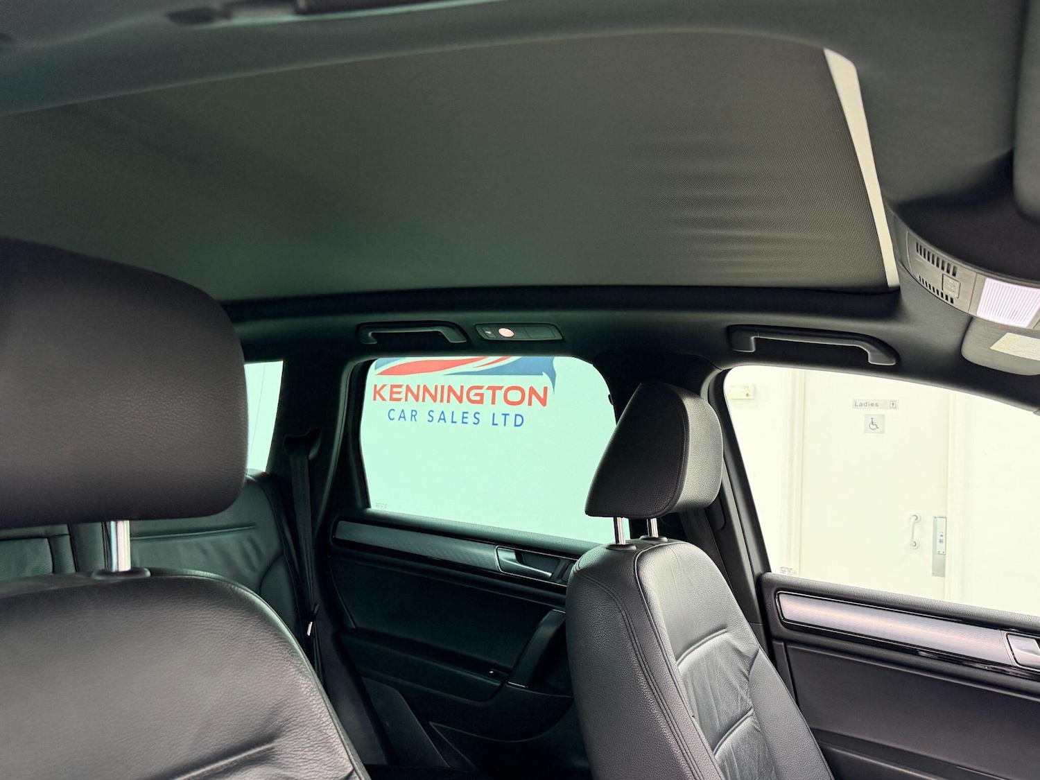 Used Volkswagen Touareg 2015 for sale - 77612493: Photo 74