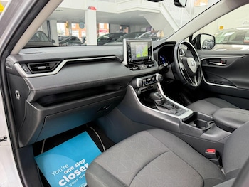 Used Toyota RAV4 2019 for sale - 79280804: Photo