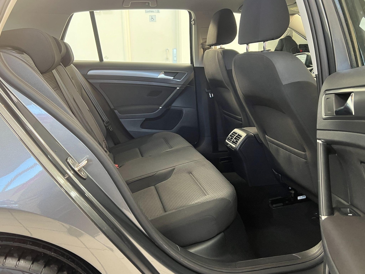 Used Volkswagen Golf 2017 for sale - 77091047: Photo 20