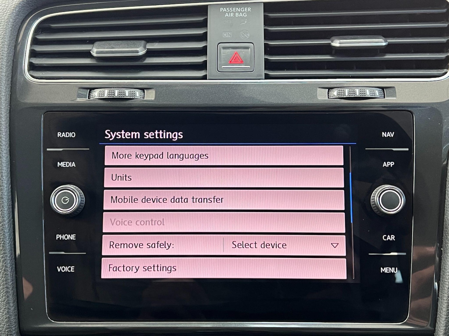 Used Volkswagen Golf 2017 for sale - 77091047: Photo 64