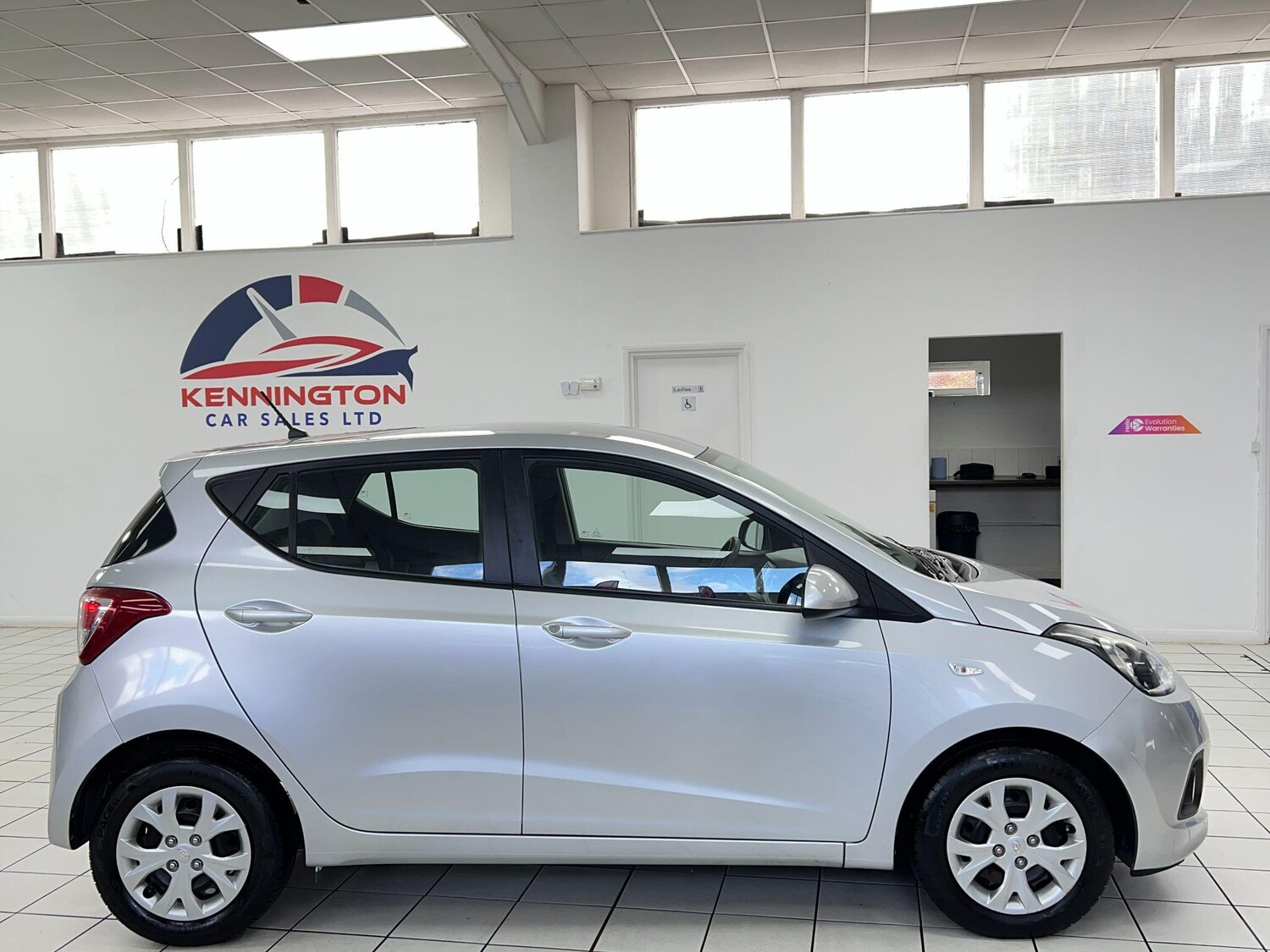 Used Hyundai i10 2015 for sale - 76899328: Photo 18