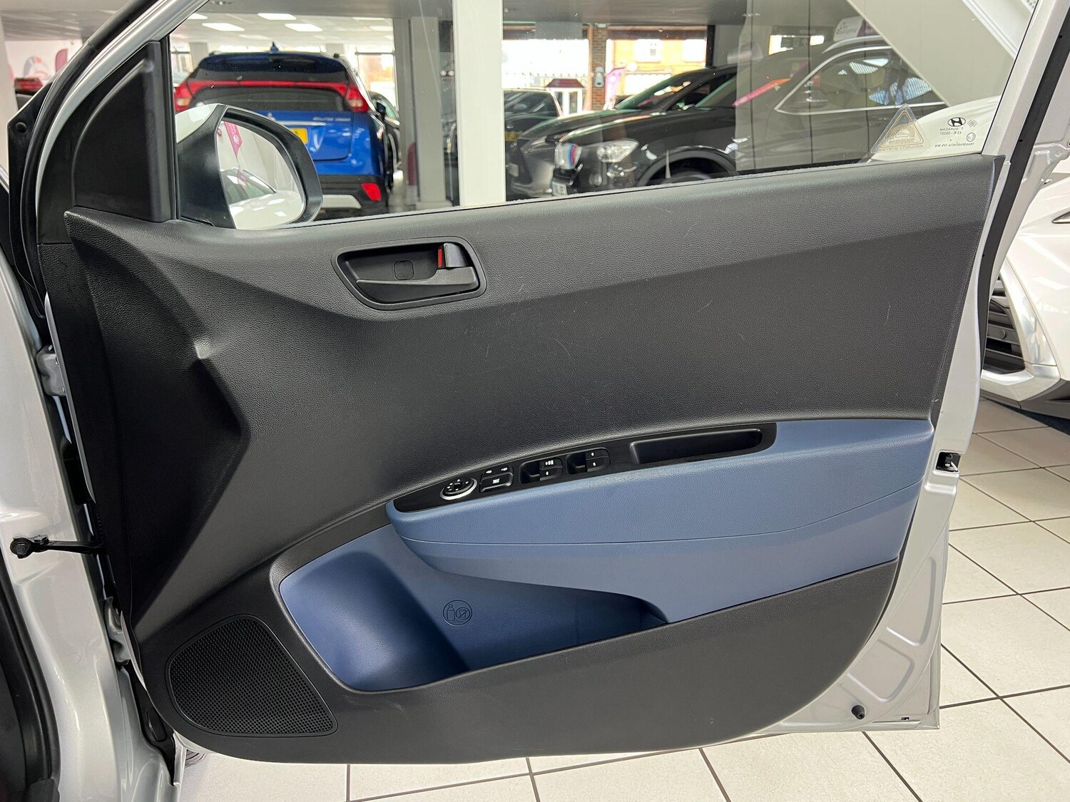 Used Hyundai i10 2015 for sale - 76899328: Photo 34