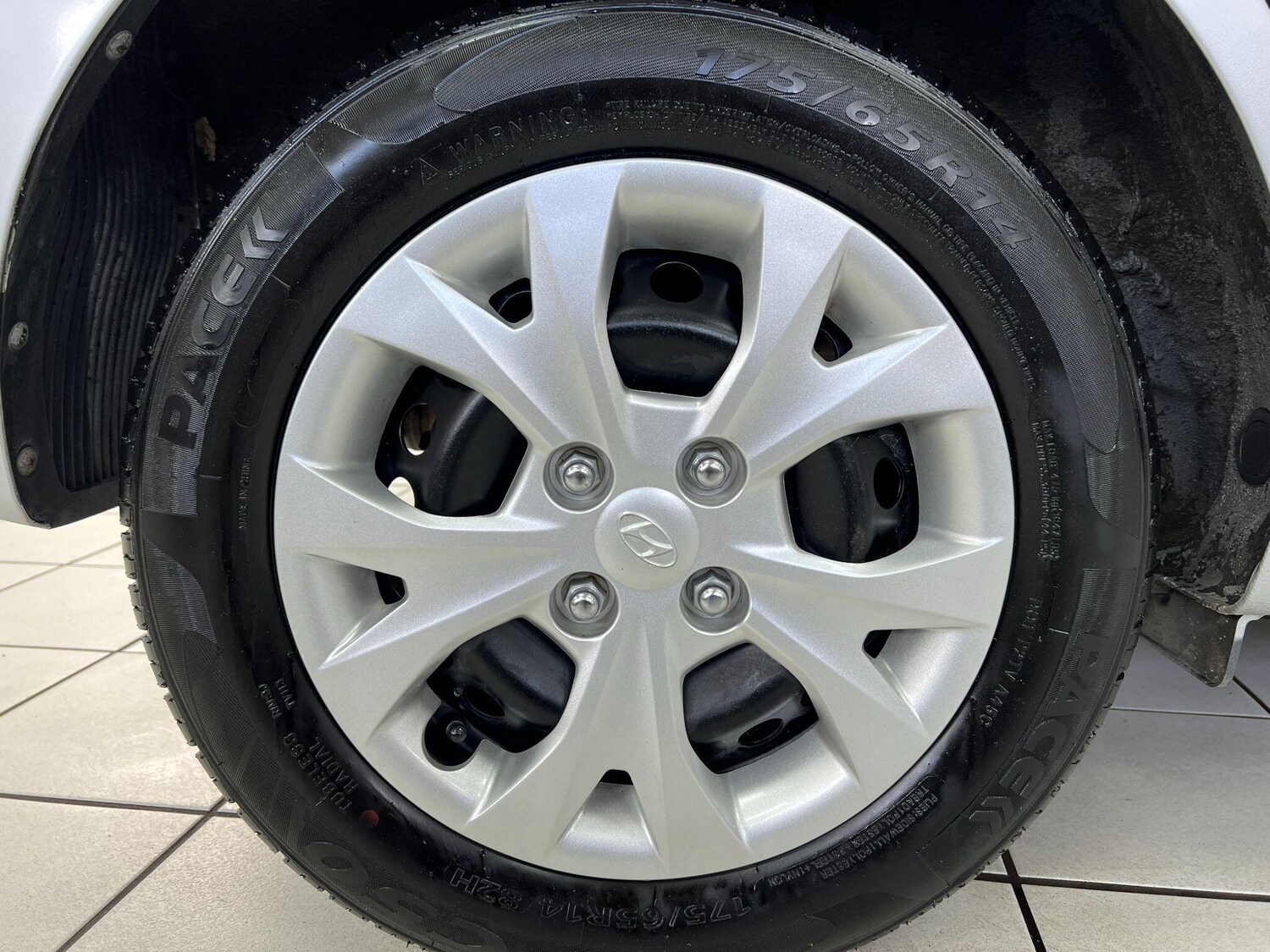 Used Hyundai i10 2015 for sale - 76899328: Photo 38