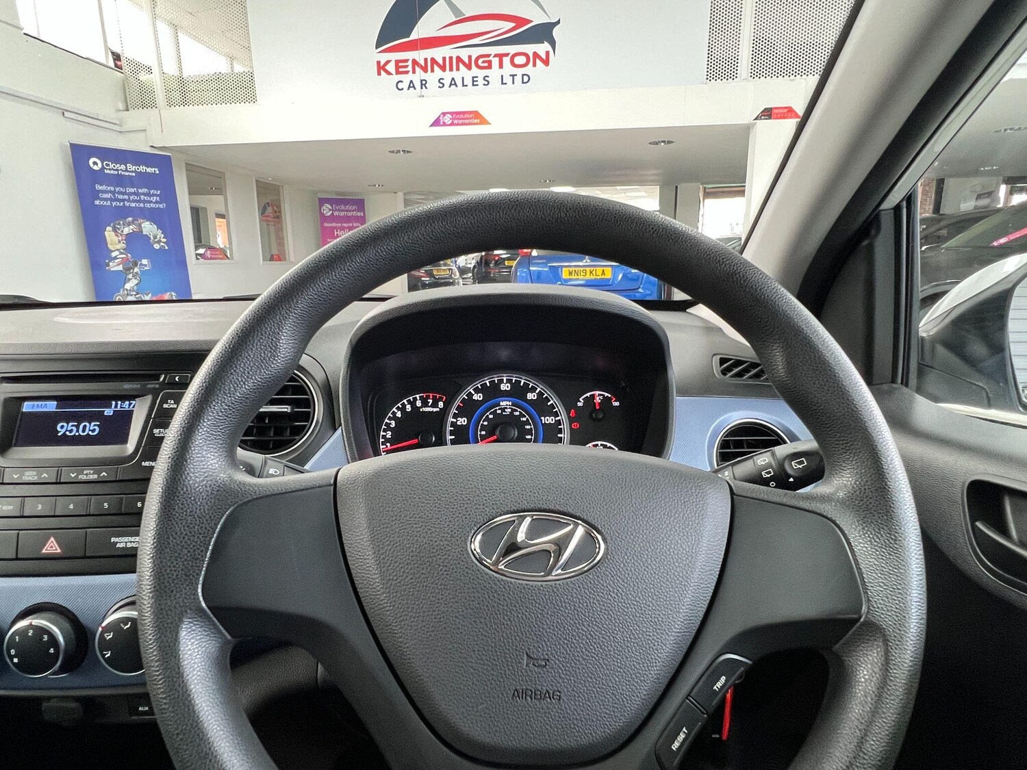 Used Hyundai i10 2015 for sale - 76899328: Photo 49