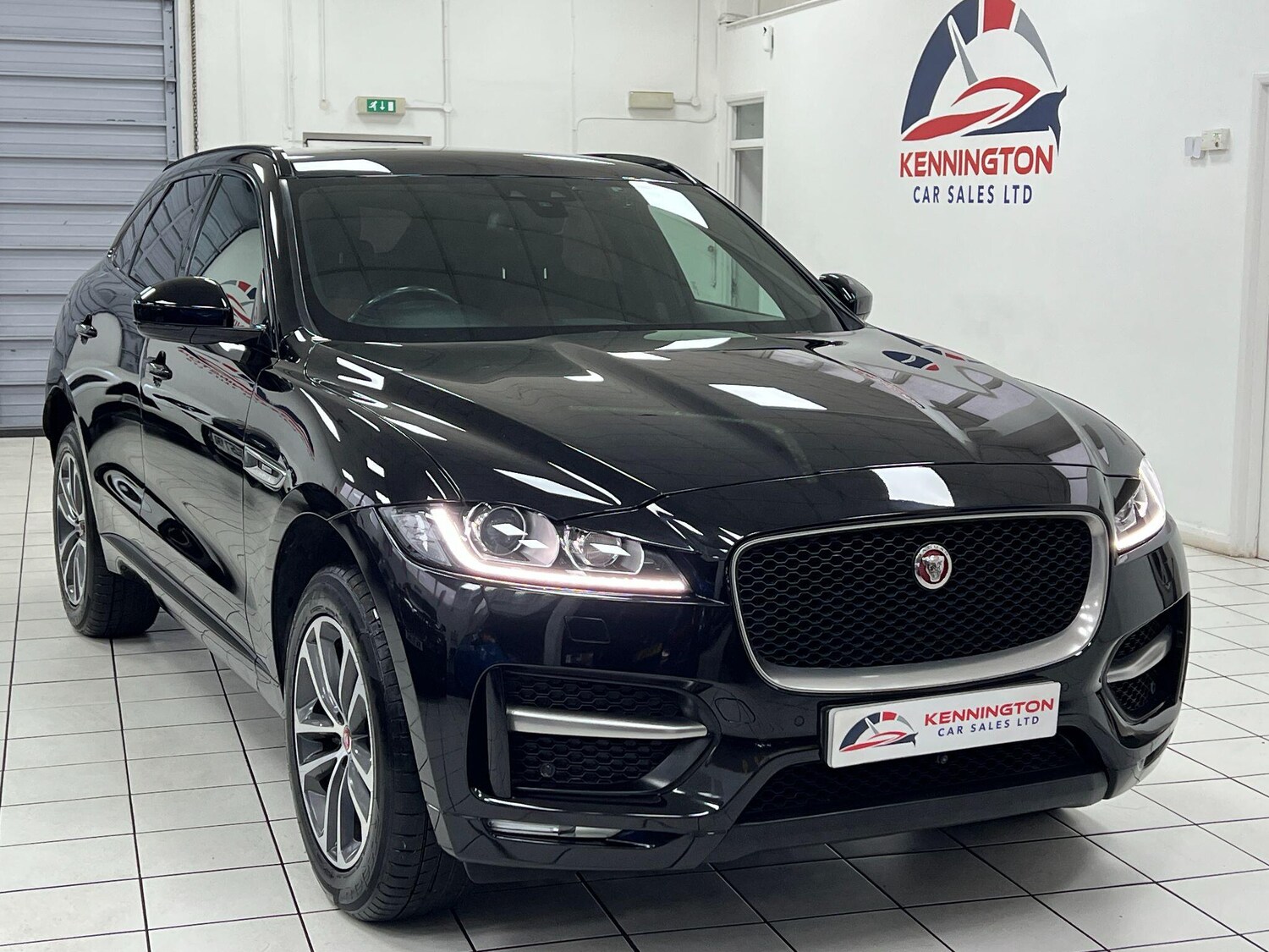 Used Jaguar F-Pace 2018 for sale - 76899361: Photo 10