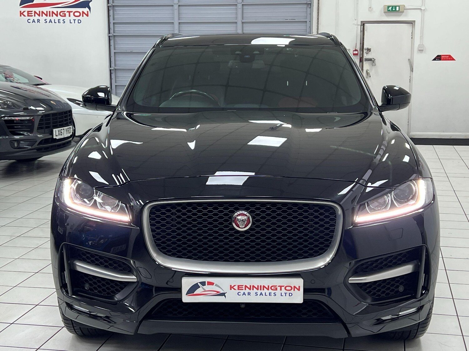 Used Jaguar F-Pace 2018 for sale - 76899361: Photo 12