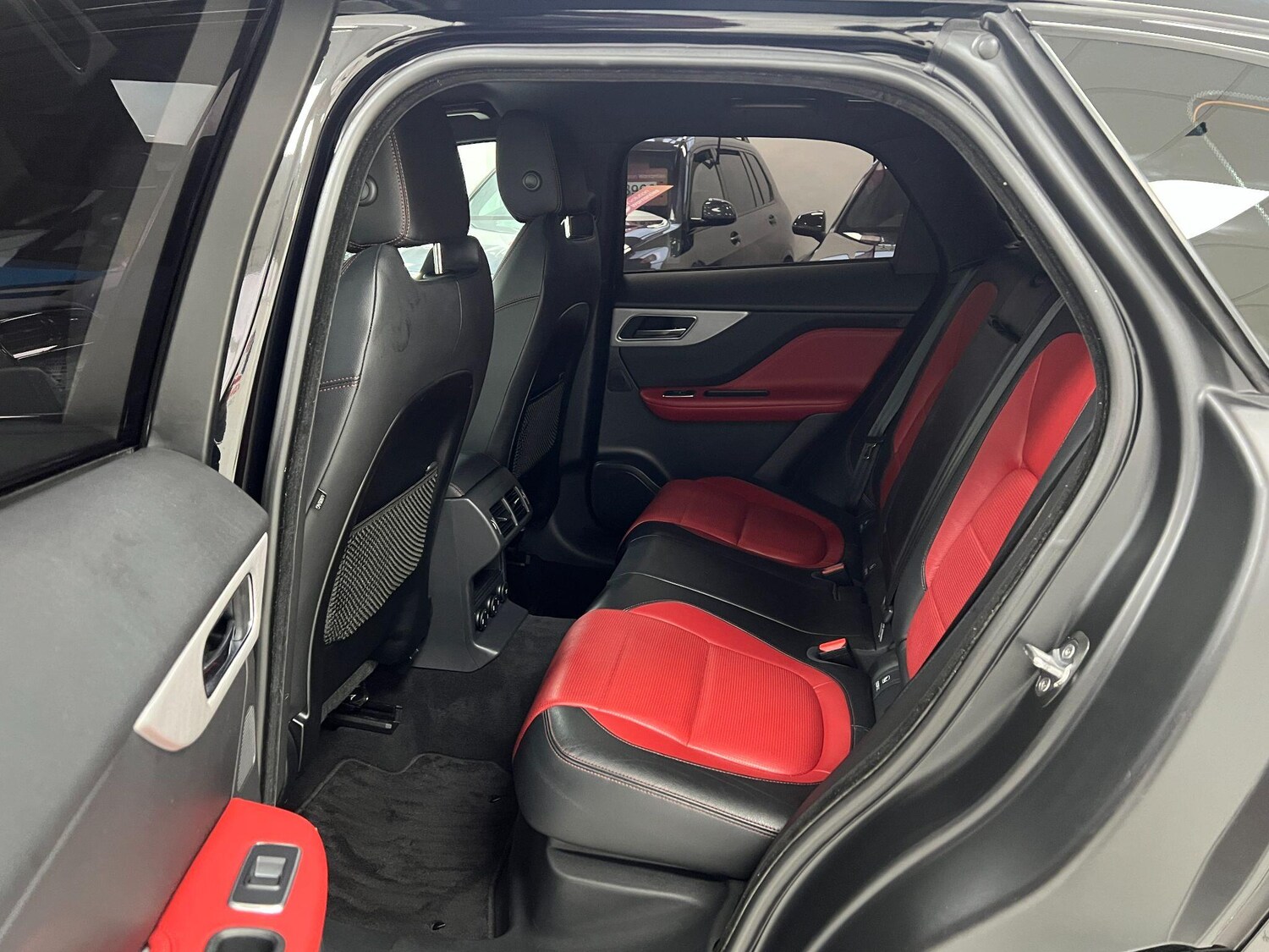 Used Jaguar F-Pace 2018 for sale - 76899361: Photo 18