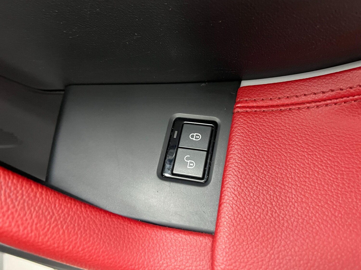 Used Jaguar F-Pace 2018 for sale - 76899361: Photo 22