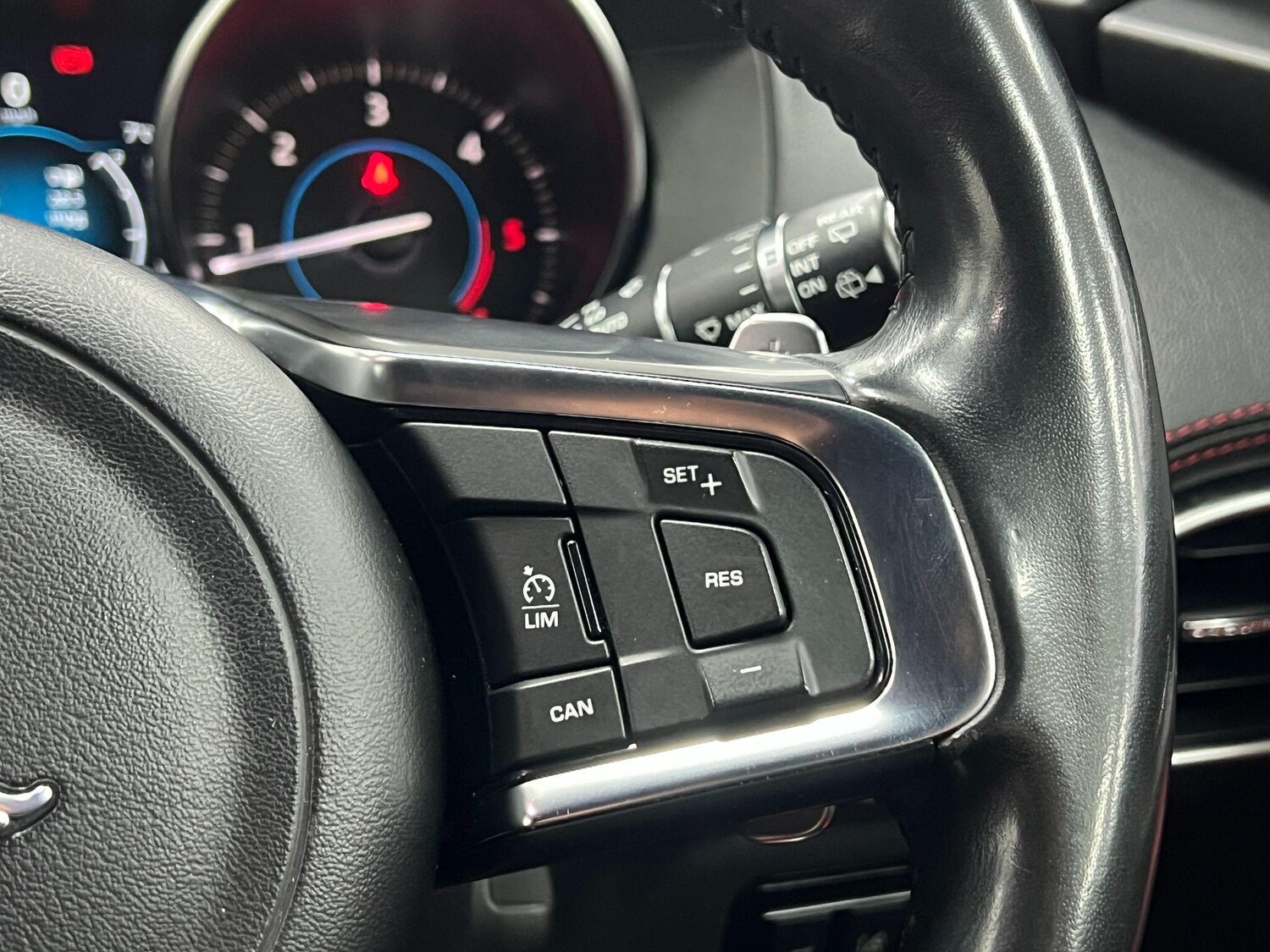 Used Jaguar F-Pace 2018 for sale - 76899361: Photo 27