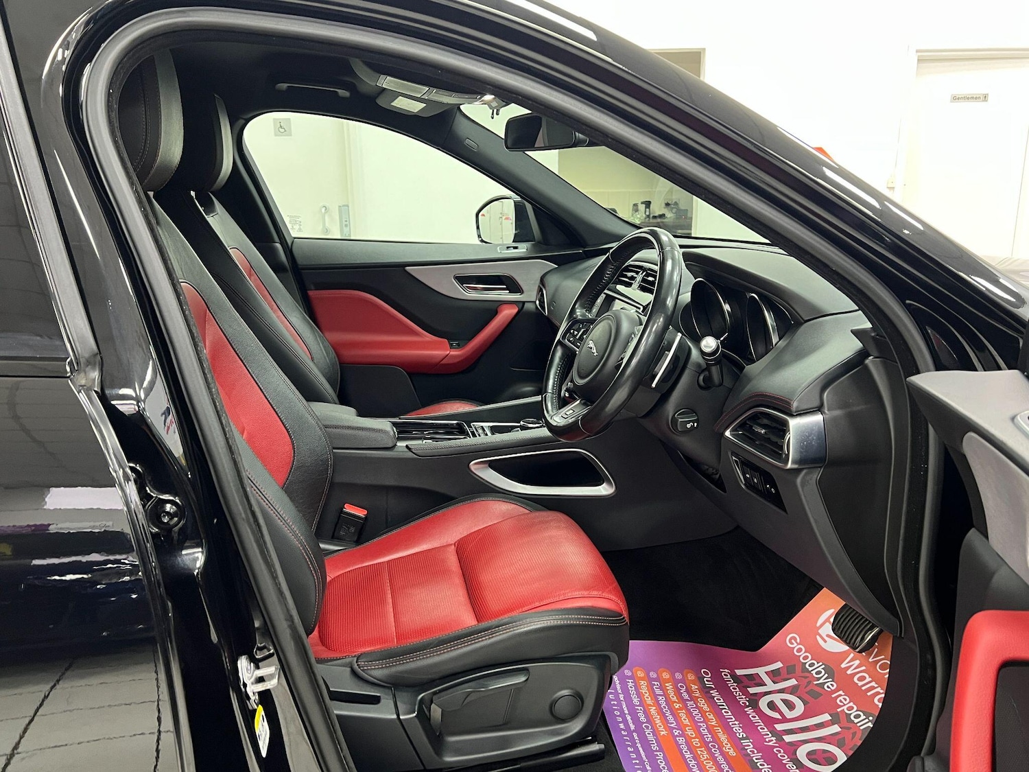 Used Jaguar F-Pace 2018 for sale - 76899361: Photo 3