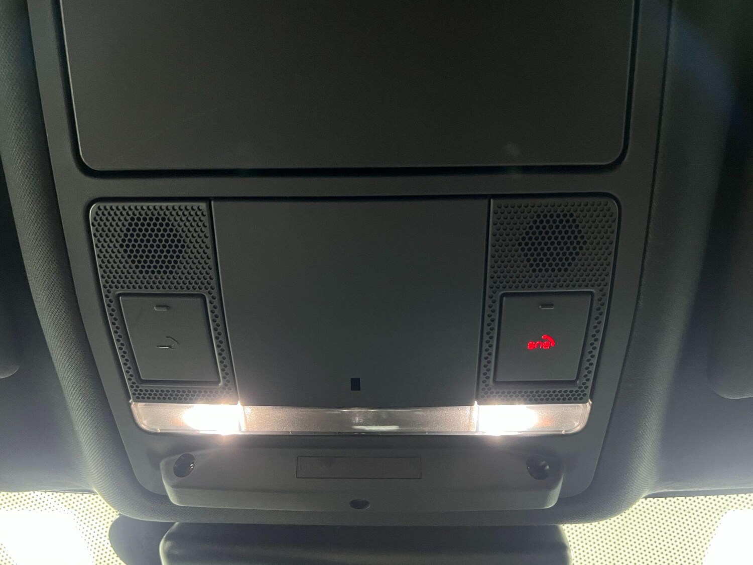 Used Jaguar F-Pace 2018 for sale - 76899361: Photo 32