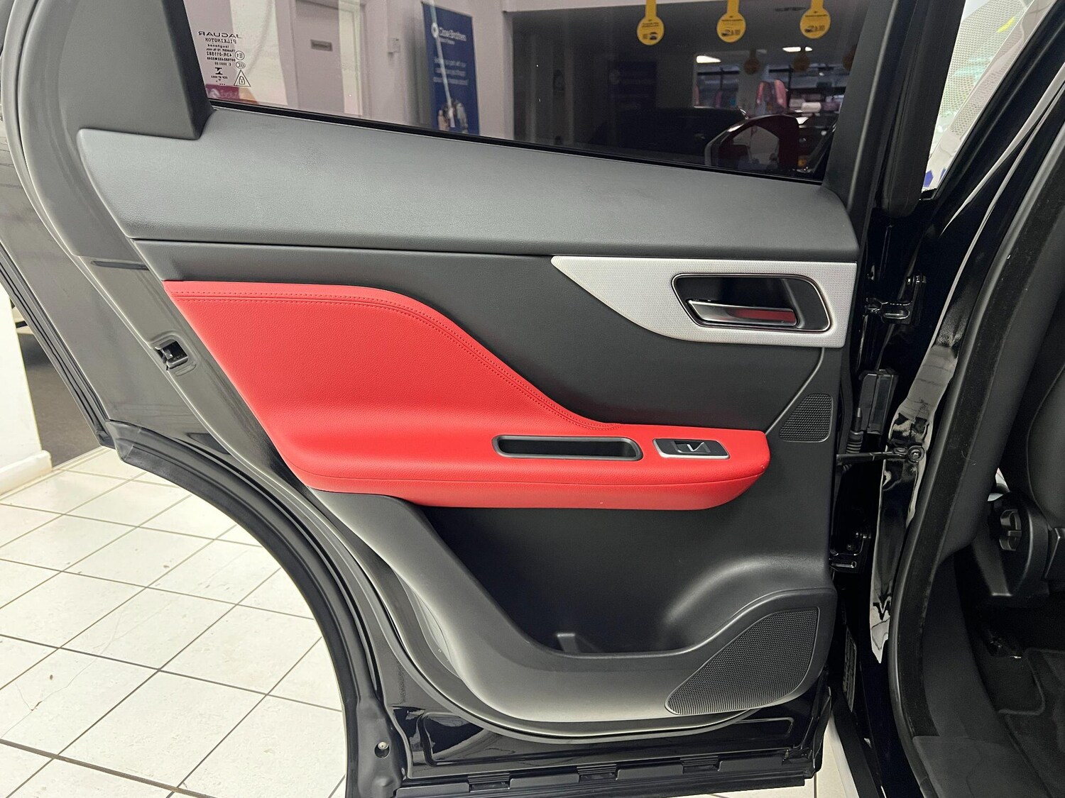 Used Jaguar F-Pace 2018 for sale - 76899361: Photo 34