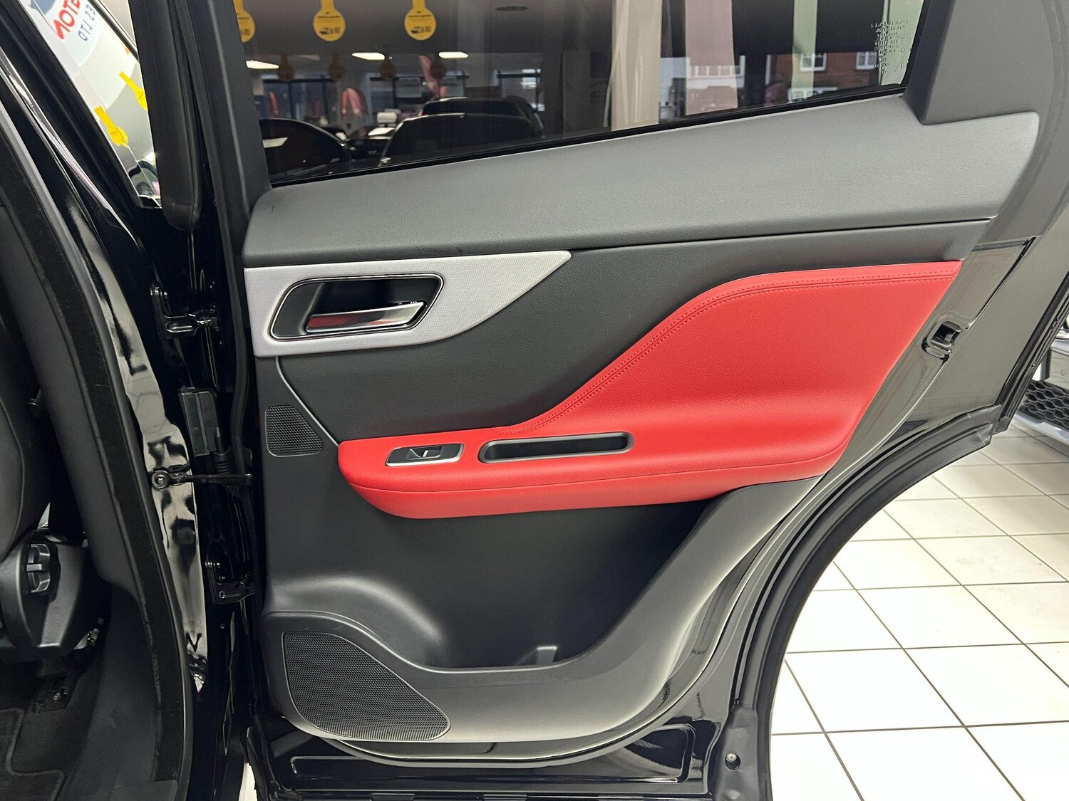 Used Jaguar F-Pace 2018 for sale - 76899361: Photo 35