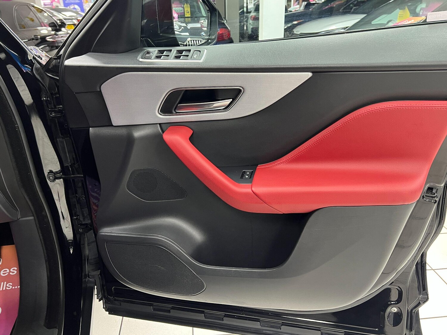 Used Jaguar F-Pace 2018 for sale - 76899361: Photo 37