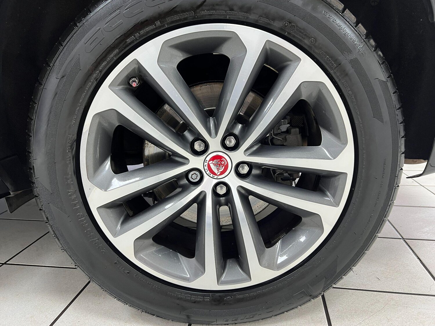 Used Jaguar F-Pace 2018 for sale - 76899361: Photo 39