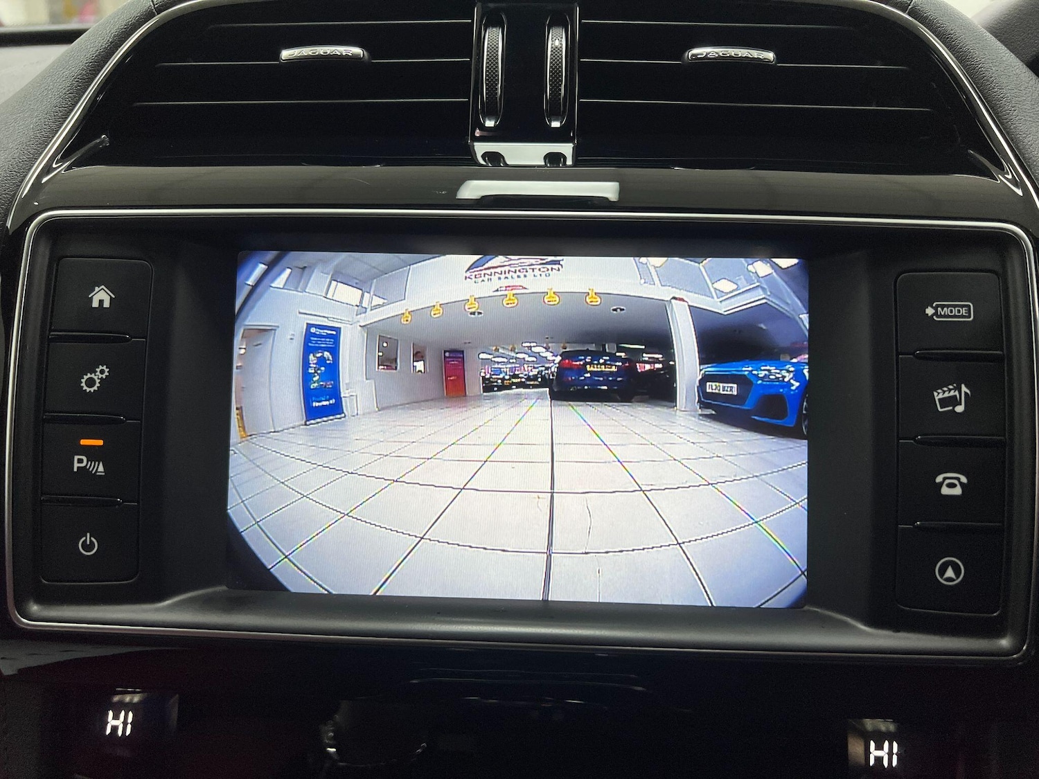 Used Jaguar F-Pace 2018 for sale - 76899361: Photo 4