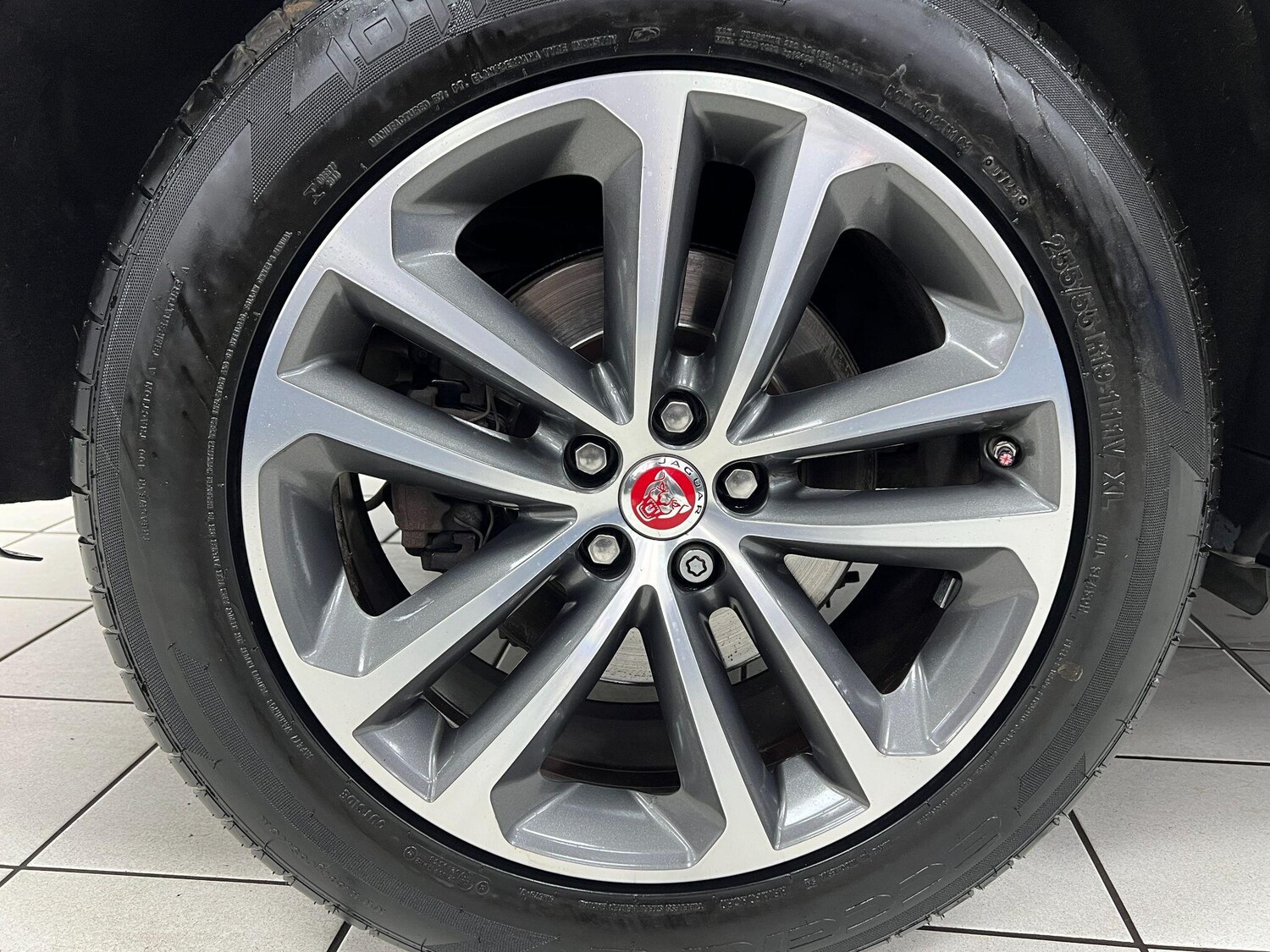 Used Jaguar F-Pace 2018 for sale - 76899361: Photo 40