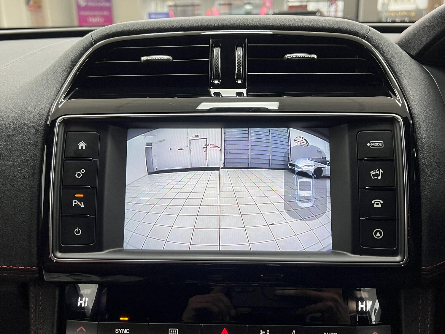 Used Jaguar F-Pace 2018 for sale - 76899361: Photo 64