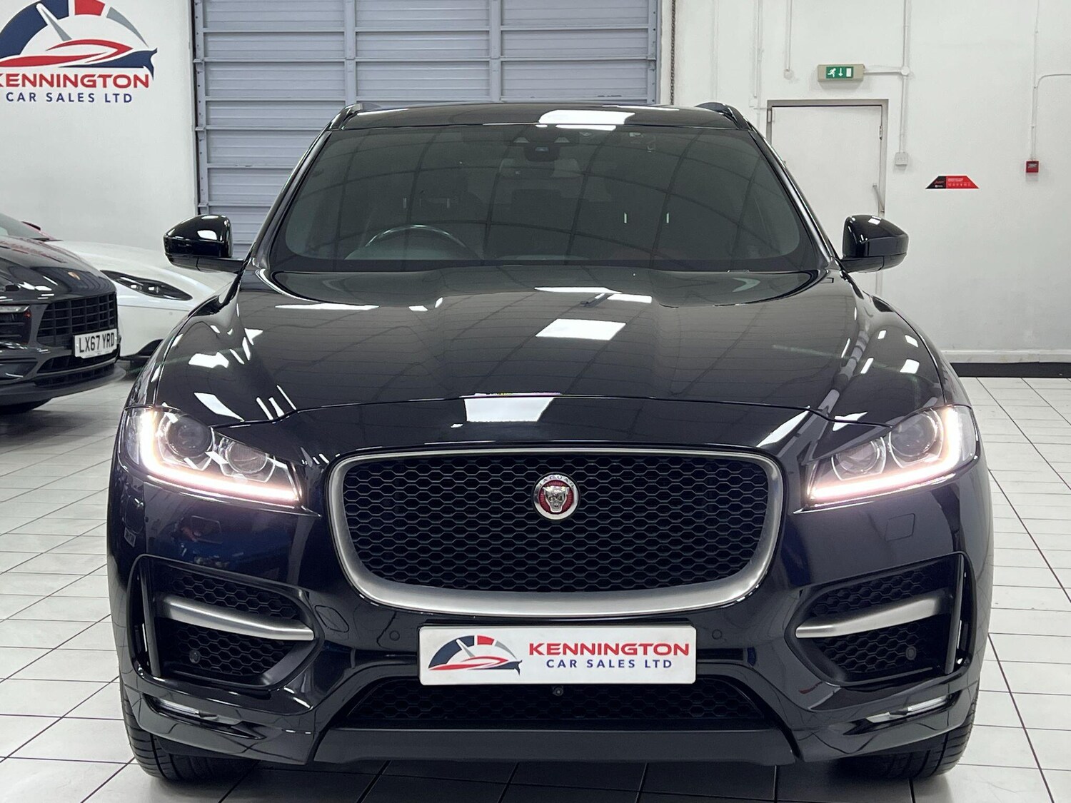 Used Jaguar F-Pace 2018 for sale - 76899361: Photo 7