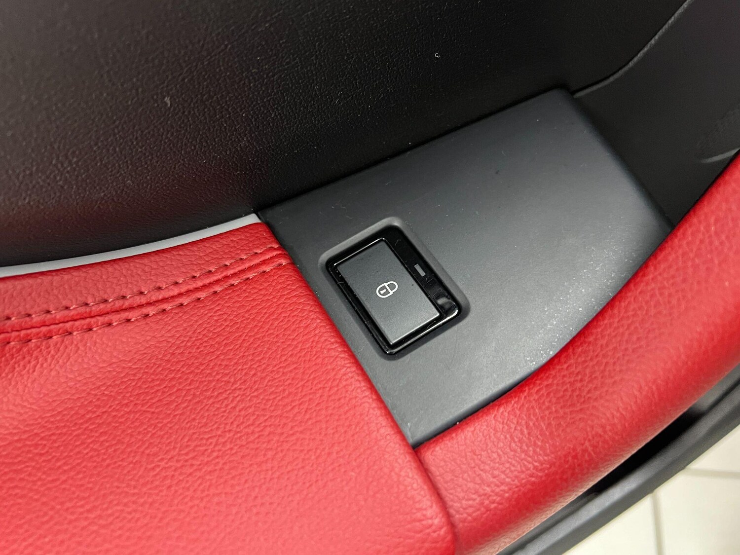 Used Jaguar F-Pace 2018 for sale - 76899361: Photo 90