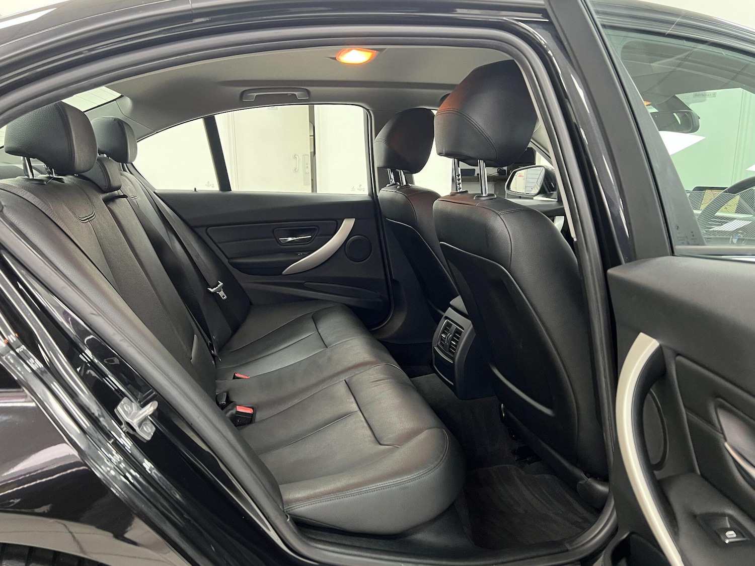 Used BMW 3 Series 2016 for sale - 77559490: Photo 19