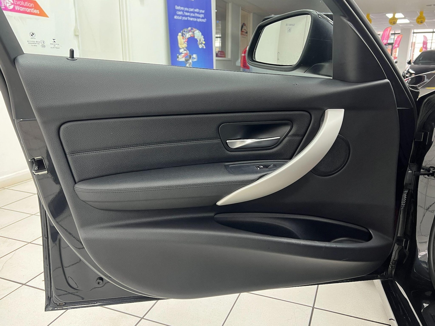 Used BMW 3 Series 2016 for sale - 77559490: Photo 32