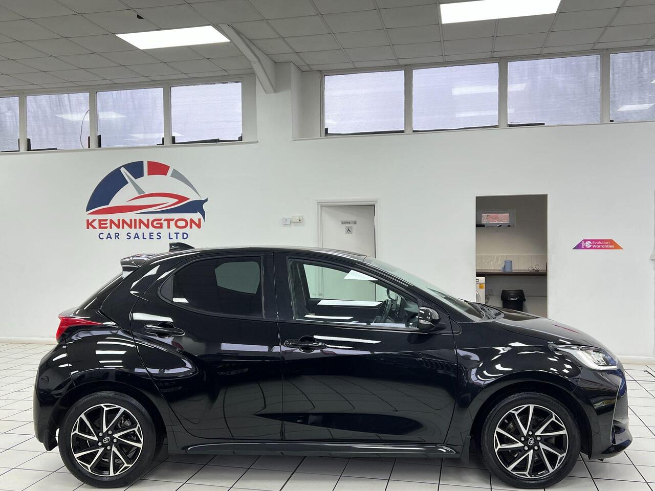 Used Toyota Yaris 2023 for sale - 77743868: Photo 17