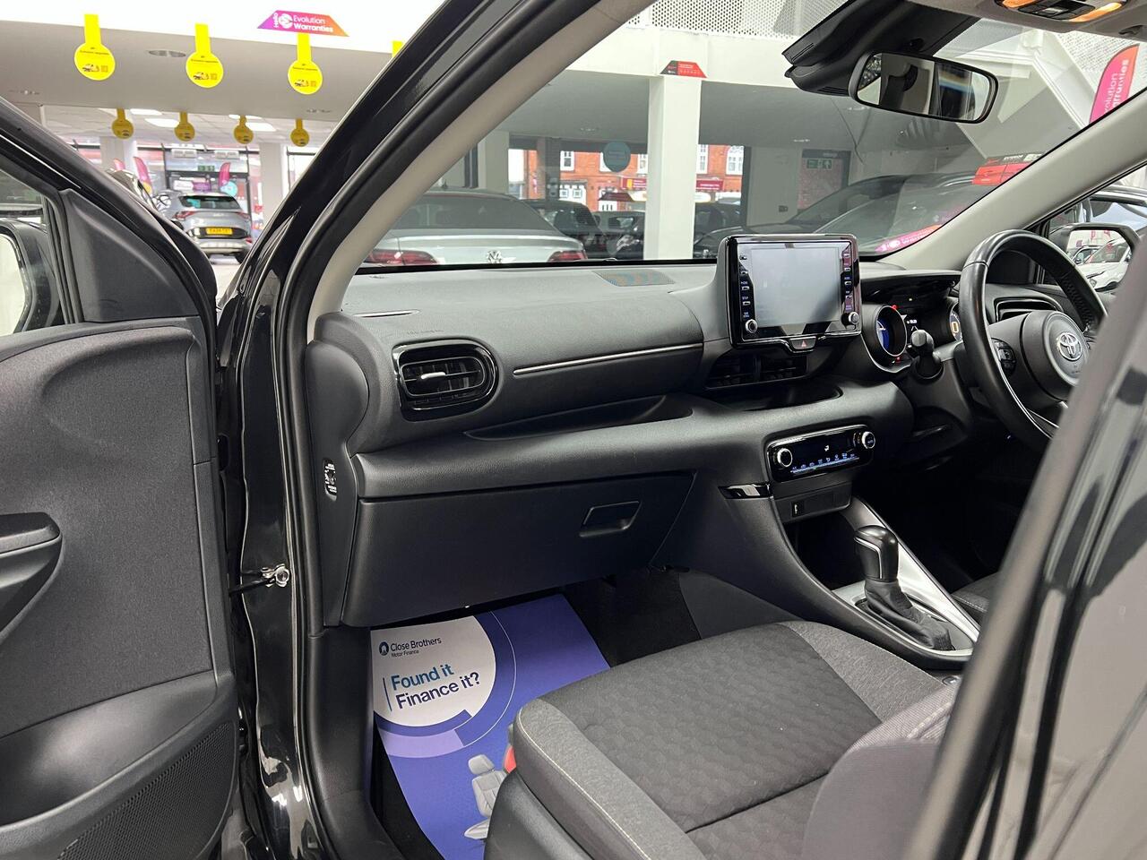 Used Toyota Yaris 2023 for sale - 77743868: Photo 19