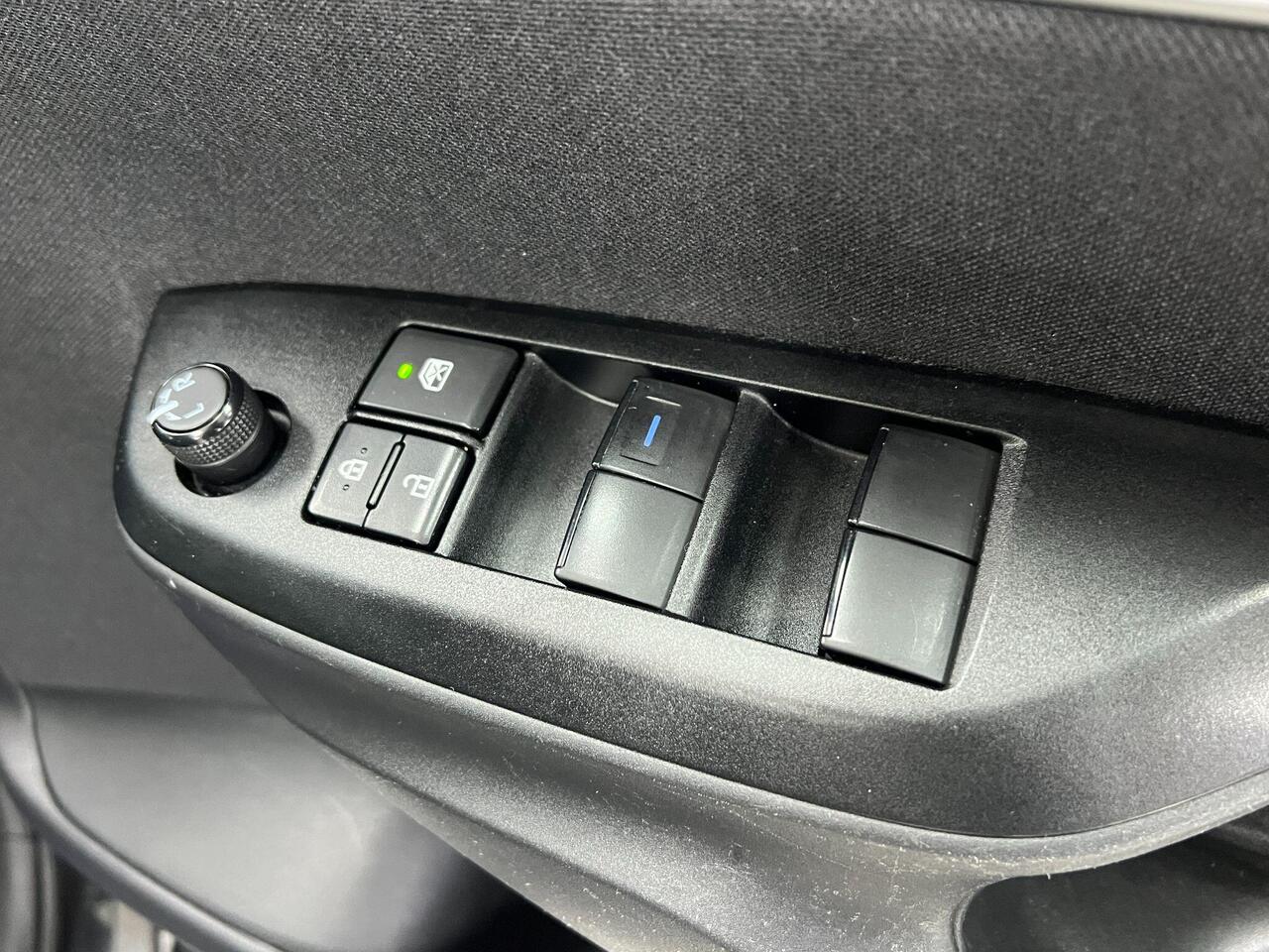 Used Toyota Yaris 2023 for sale - 77743868: Photo 25