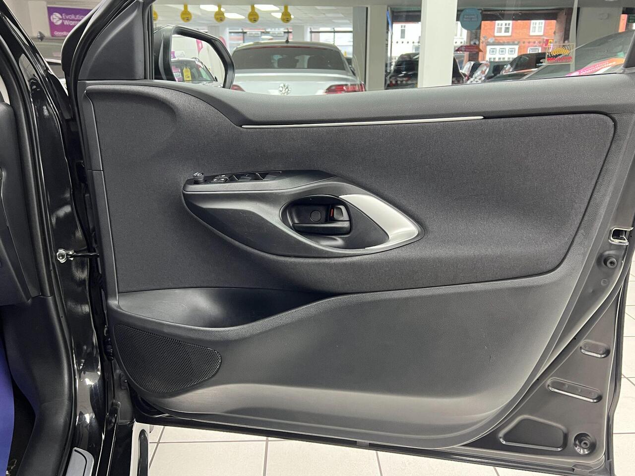 Used Toyota Yaris 2023 for sale - 77743868: Photo 40