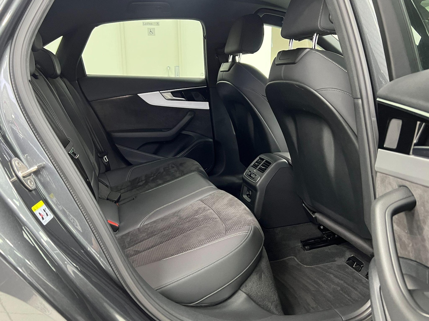 Used Audi A4 2020 for sale - 77057589: Photo 23