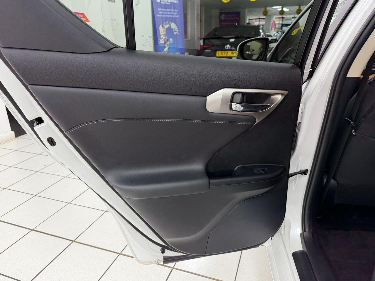 Used Lexus CT 2017 for sale - 77743882: Photo 32