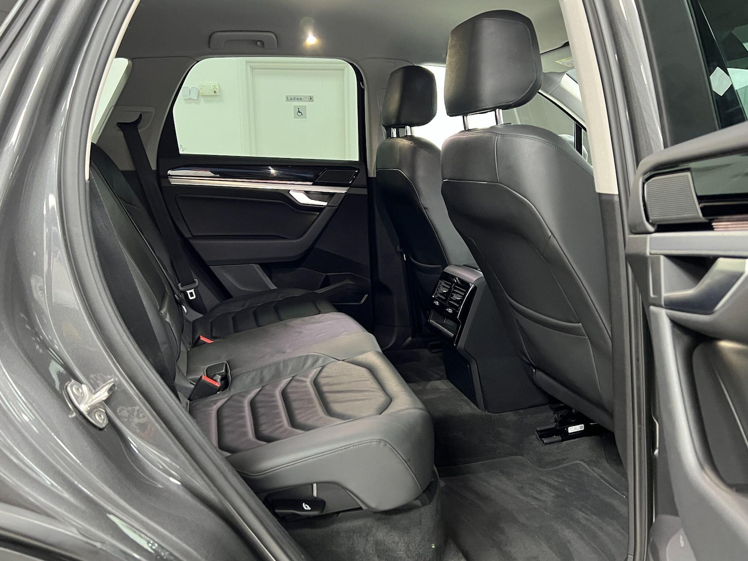 Used Volkswagen Touareg 2020 for sale - 76898293: Photo 20