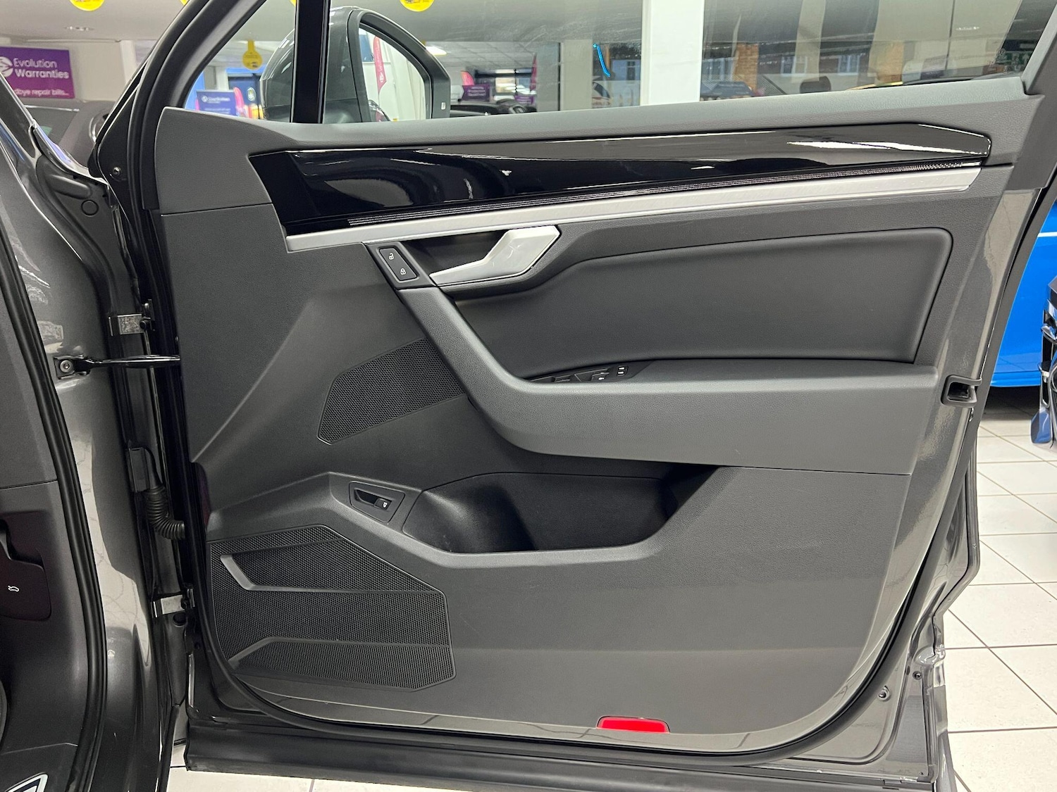 Used Volkswagen Touareg 2020 for sale - 76898293: Photo 36