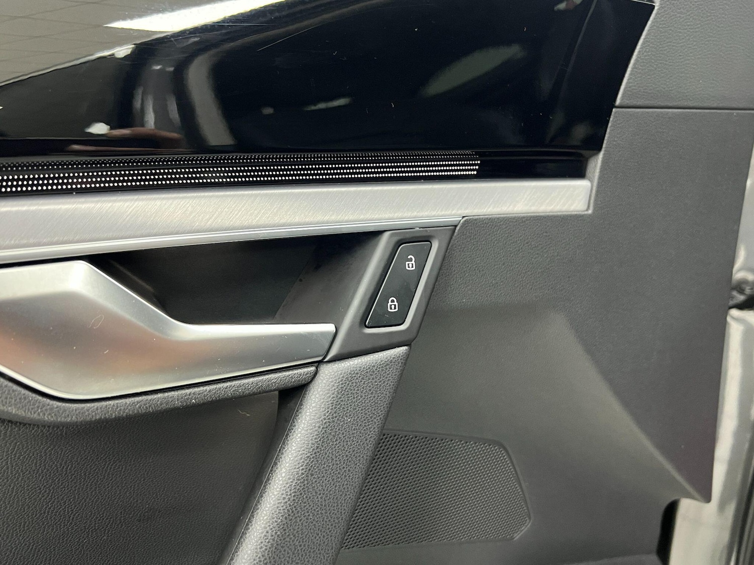 Used Volkswagen Touareg 2020 for sale - 76898293: Photo 93