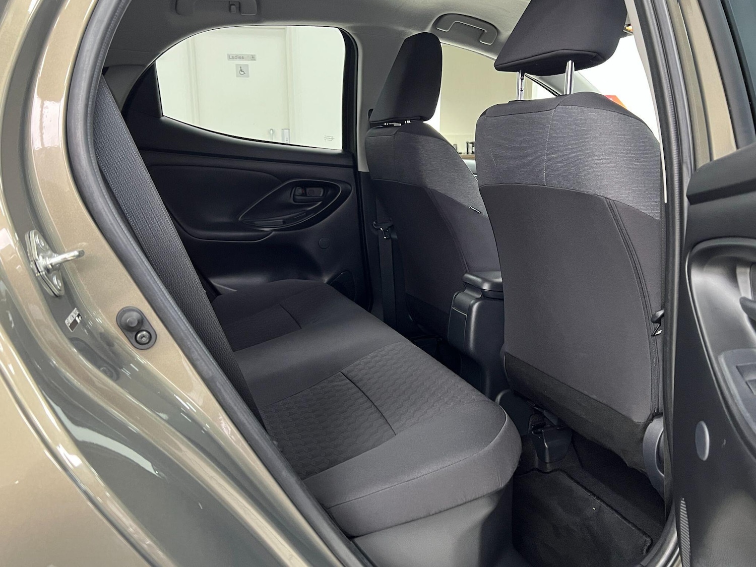 Used Toyota Yaris 2022 for sale - 77057450: Photo 23