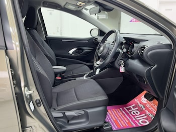 Used Toyota Yaris 2022 for sale - 77057450: Photo