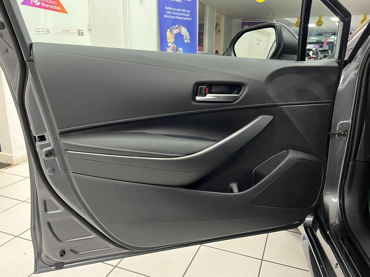 Used Toyota Corolla 2023 for sale - 77743896: Photo 30