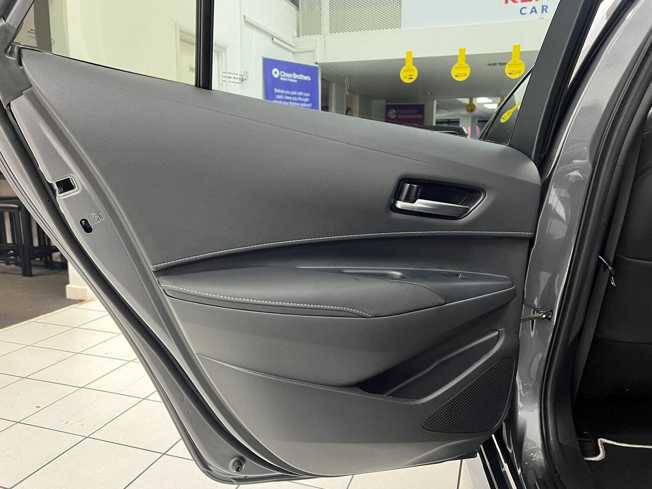 Used Toyota Corolla 2023 for sale - 77743896: Photo 31