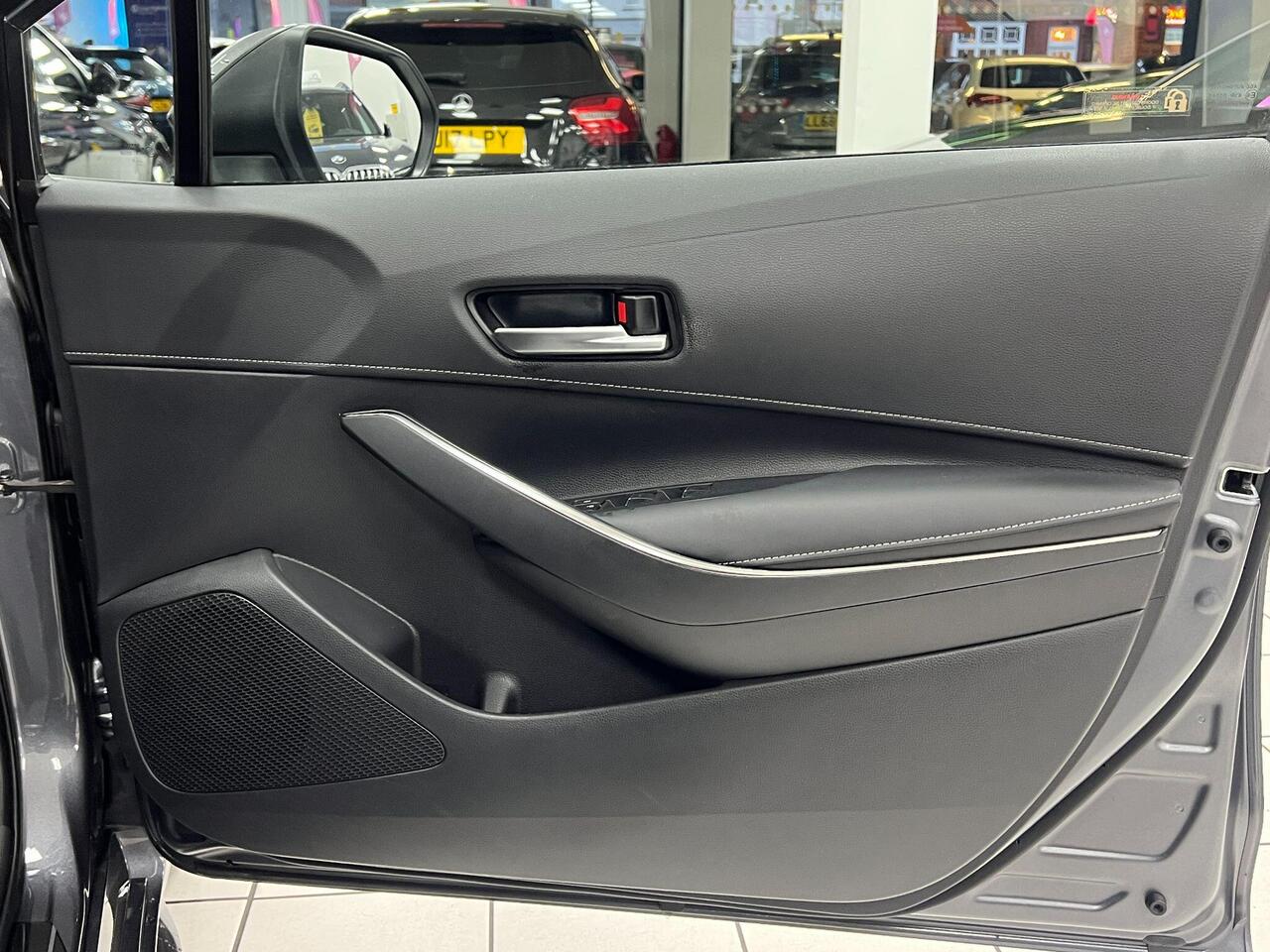 Used Toyota Corolla 2023 for sale - 77743896: Photo 33