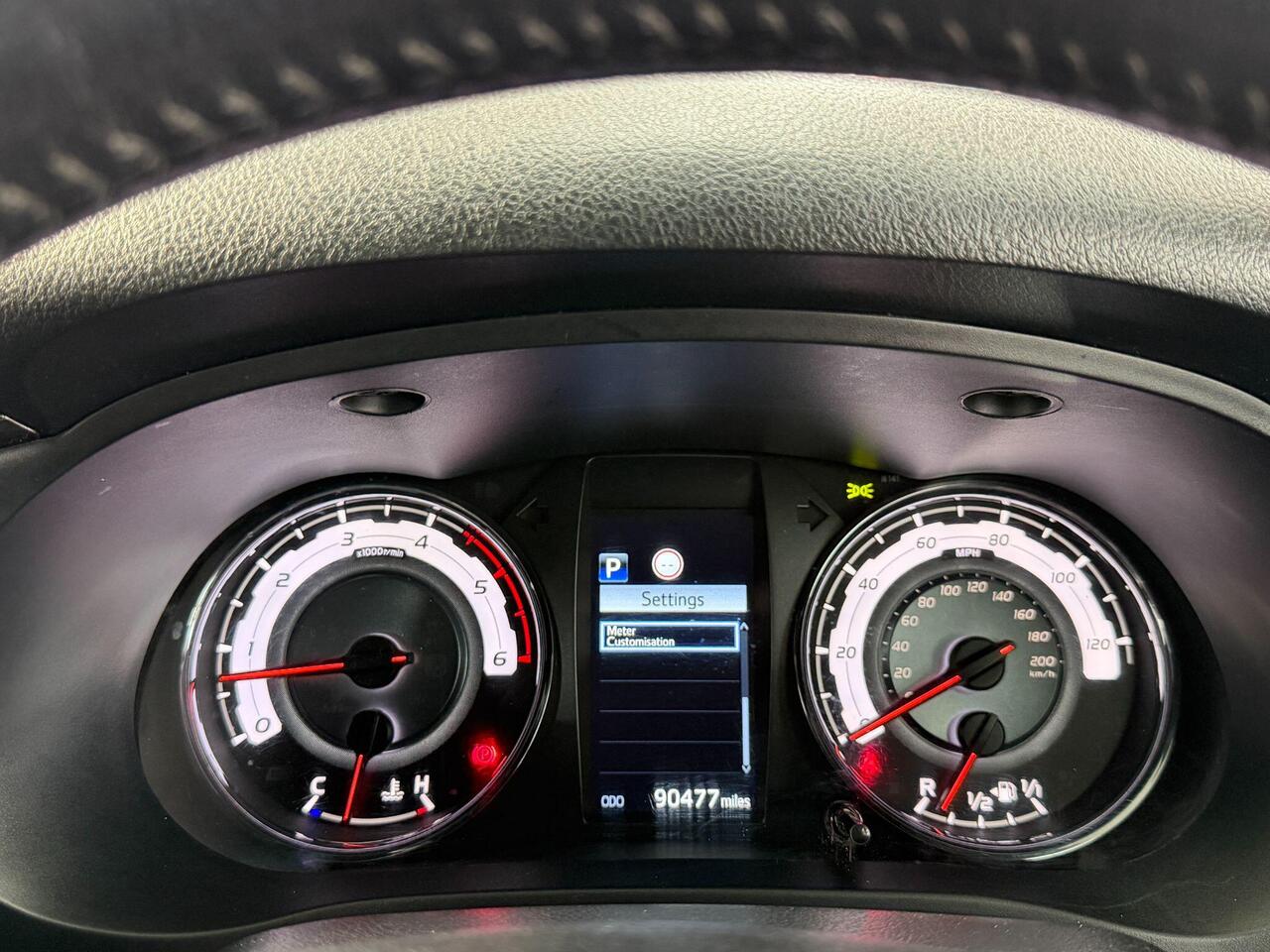 Used Toyota Hilux 2019 for sale - 77743898: Photo 42