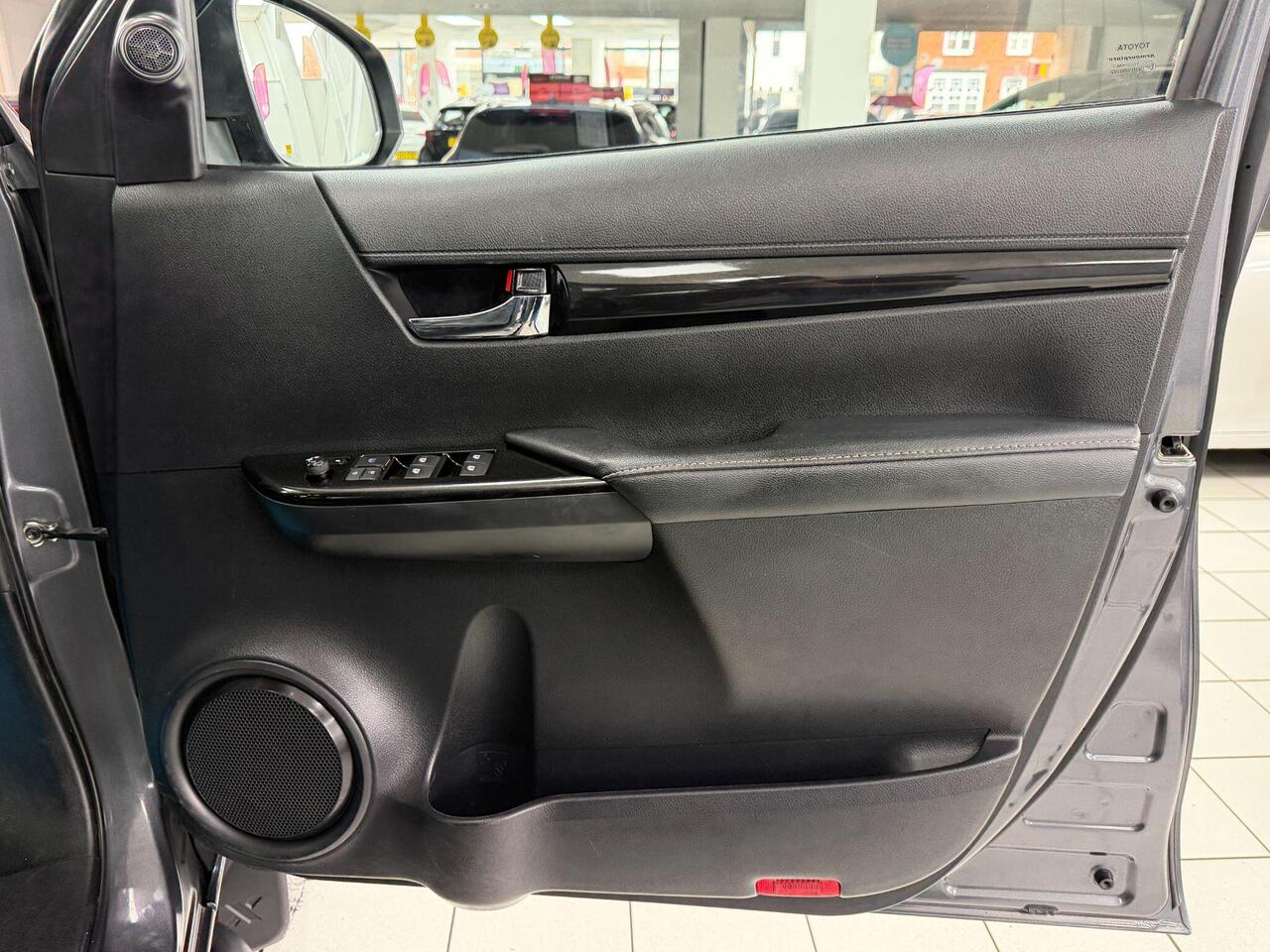 Used Toyota Hilux 2019 for sale - 77743898: Photo 64