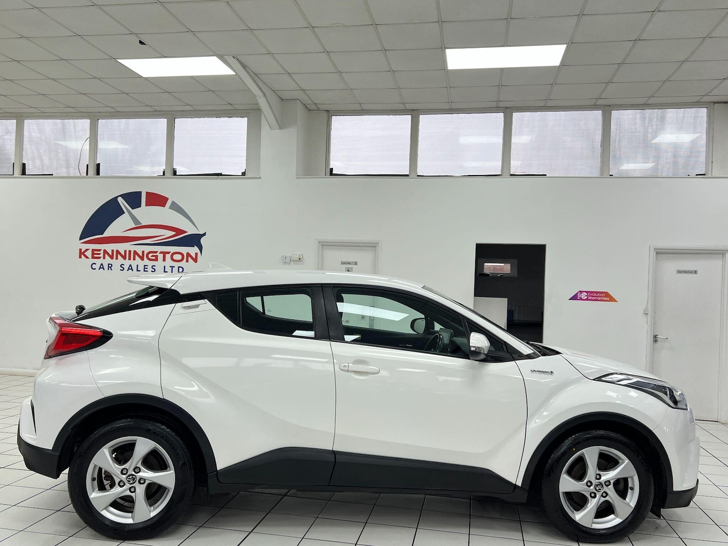 Used Toyota C-HR 2017 for sale - 77278752: Photo 18