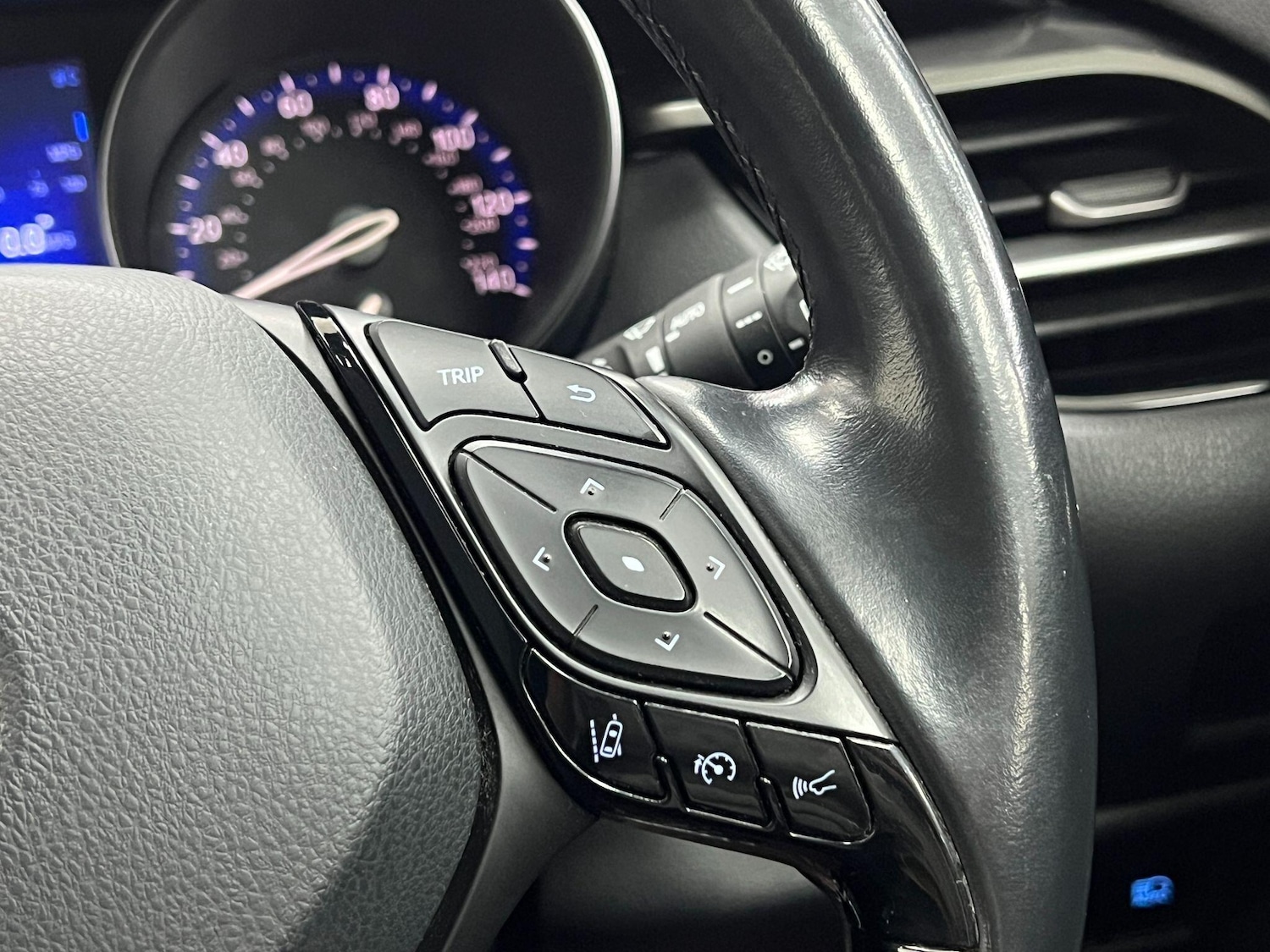 Used Toyota C-HR 2017 for sale - 77278752: Photo 29